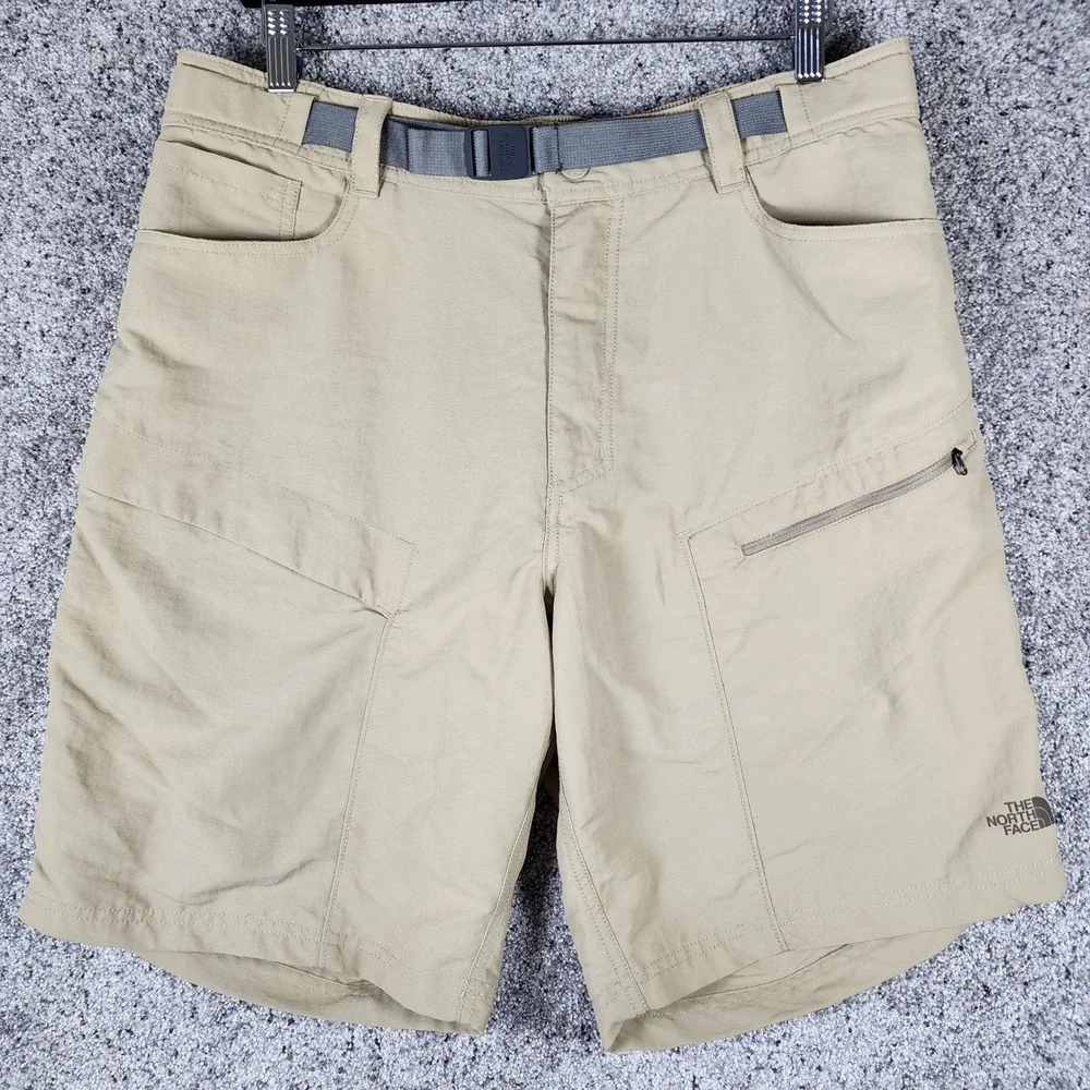 The North Face Shorts Mens Large Khaki Hiking Belted Cargo NWOT